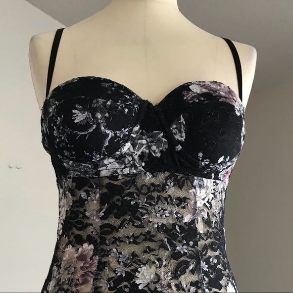 Rehab Other - REHAB lace floral bodysuit DollsKill